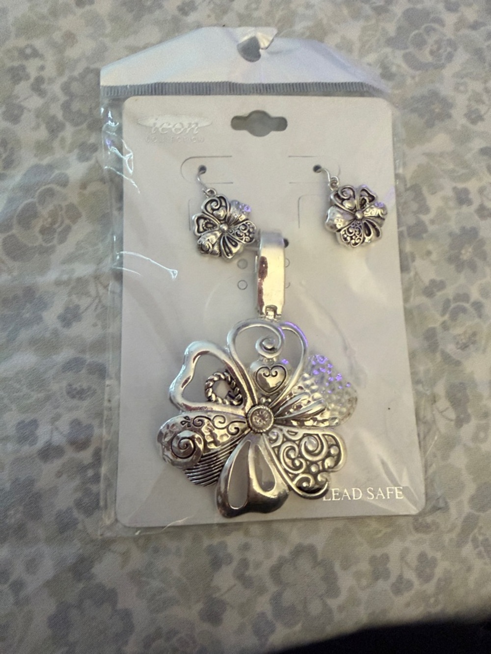 Silver Floral Pendant & Earrings Set - Elegant Women’s Jewelry